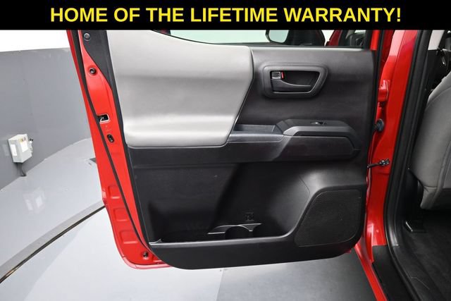 Used 2021 Toyota Tacoma SR AWD/4WD image 32