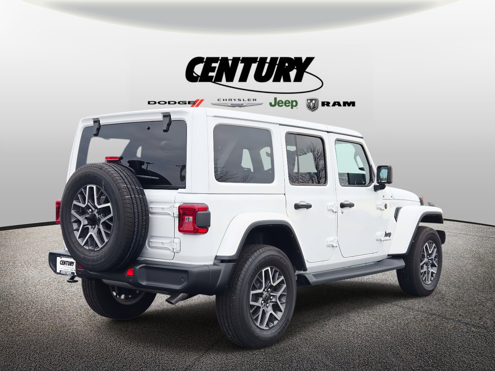 Used 2025 Jeep Wrangler Sahara w/ Safety Group image 4
