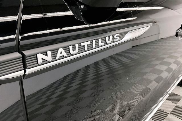 Used 2022 Lincoln Nautilus Reserve image 36