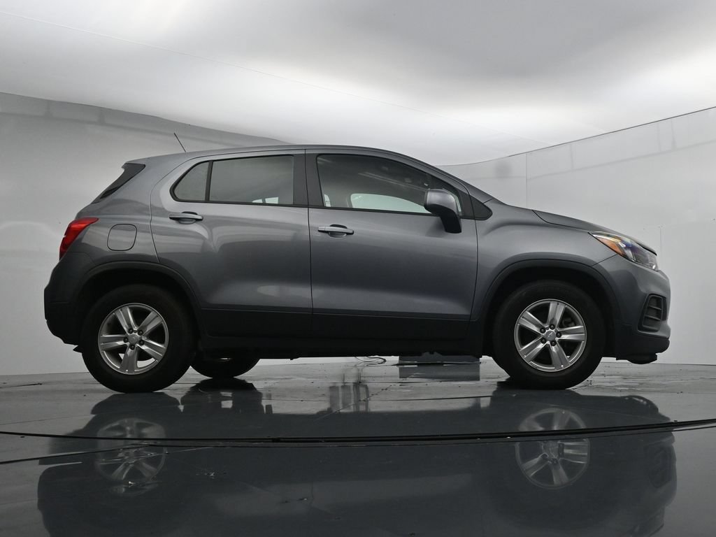 Used 2020 Chevrolet Trax LS FWD image 24