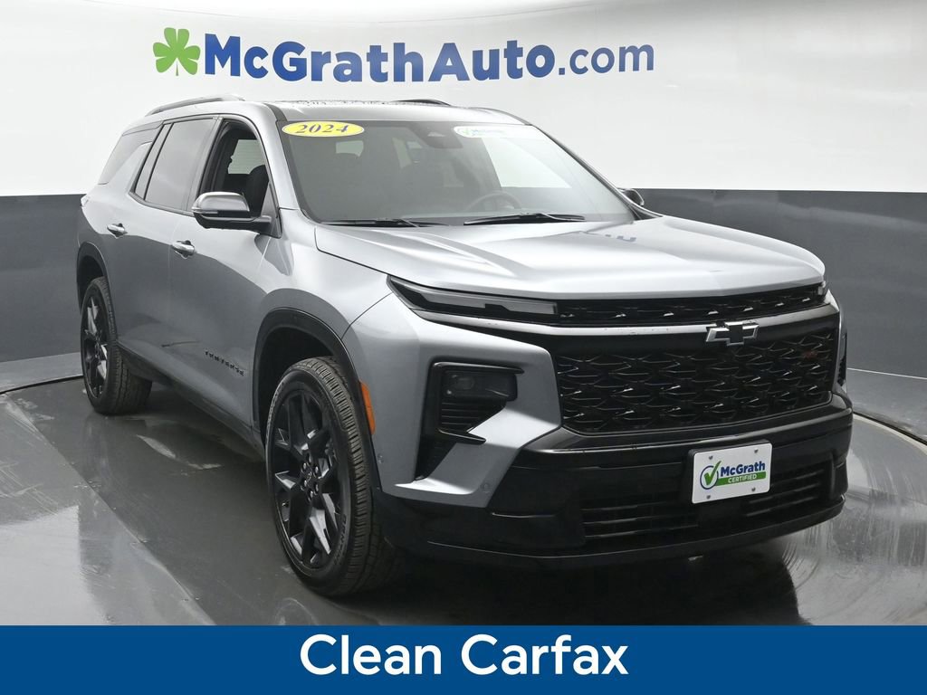 Used 2024 Chevrolet Traverse RS image 2