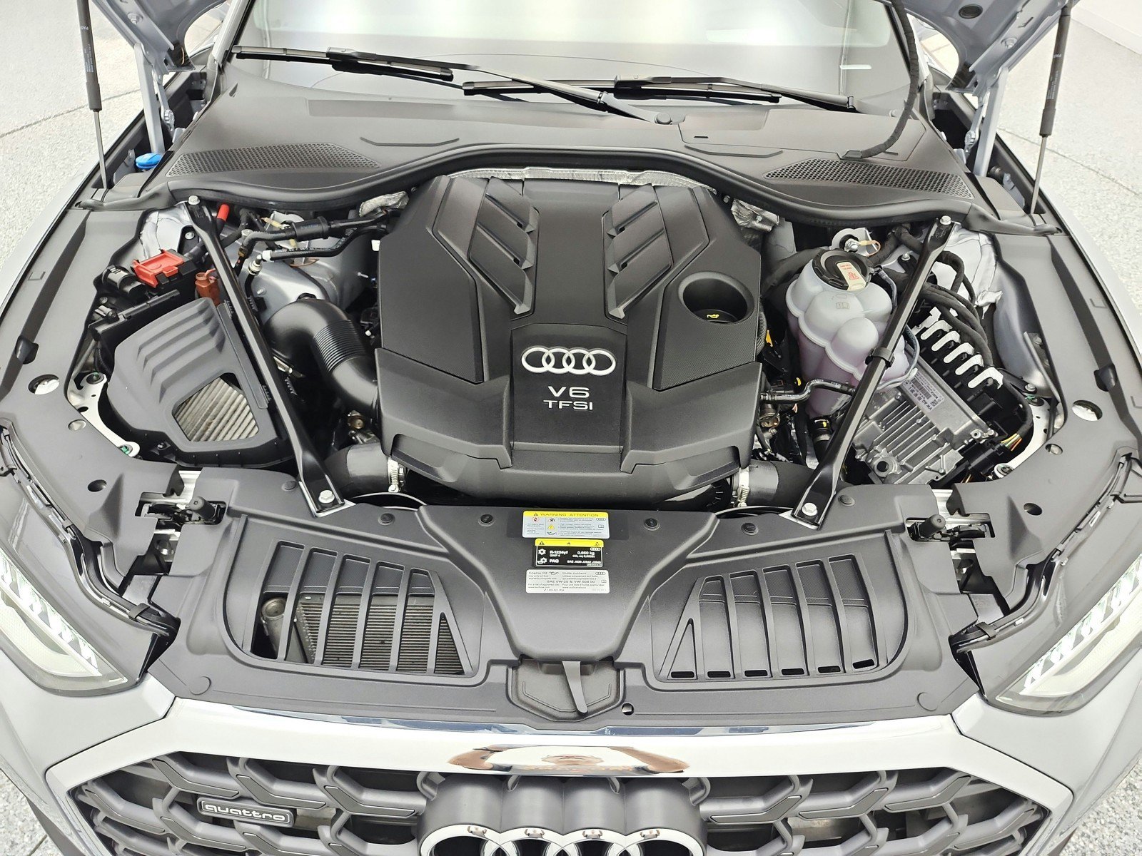 Used 2023 Audi A8 L 3.0T w/ Comfort Plus Package AWD/4WD image 16