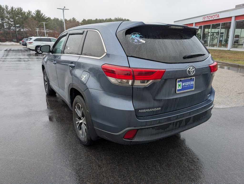 Used 2019 Toyota Highlander LE image 3