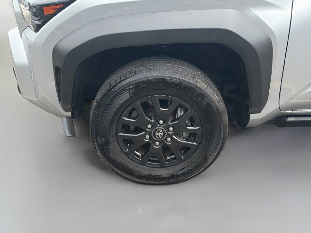 Used 2025 Toyota 4Runner SR5 AWD/4WD image 31