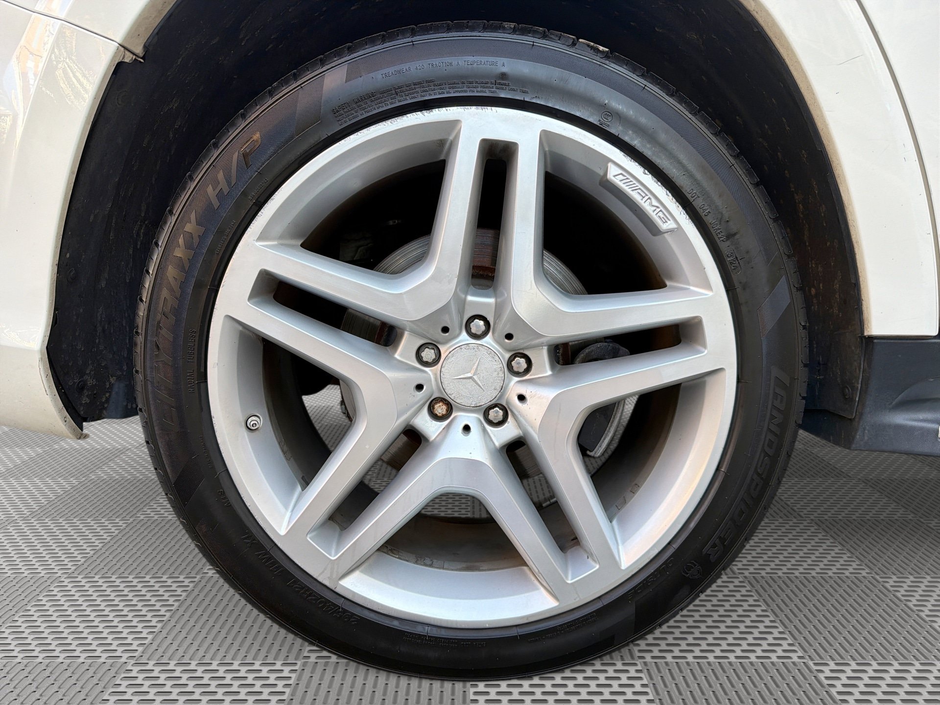 Used 2015 Mercedes-Benz GL 550 4MATIC image 30