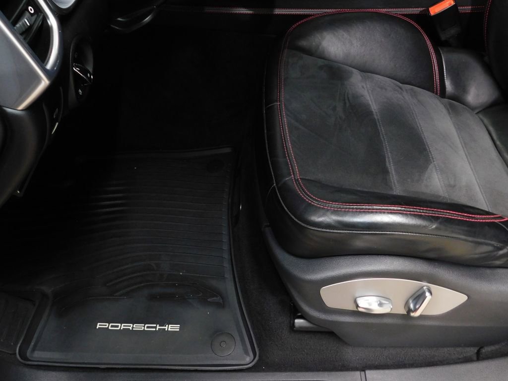 Used 2018 Porsche Cayenne GTS AWD/4WD image 27