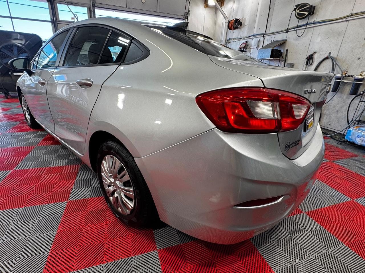 Used 2017 Chevrolet Cruze LS FWD image 5
