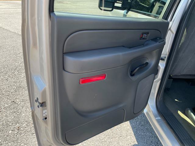 Used 2006 Chevrolet Silverado 2500 LT w/ Heavy-Duty Power Package AWD/4WD image 21