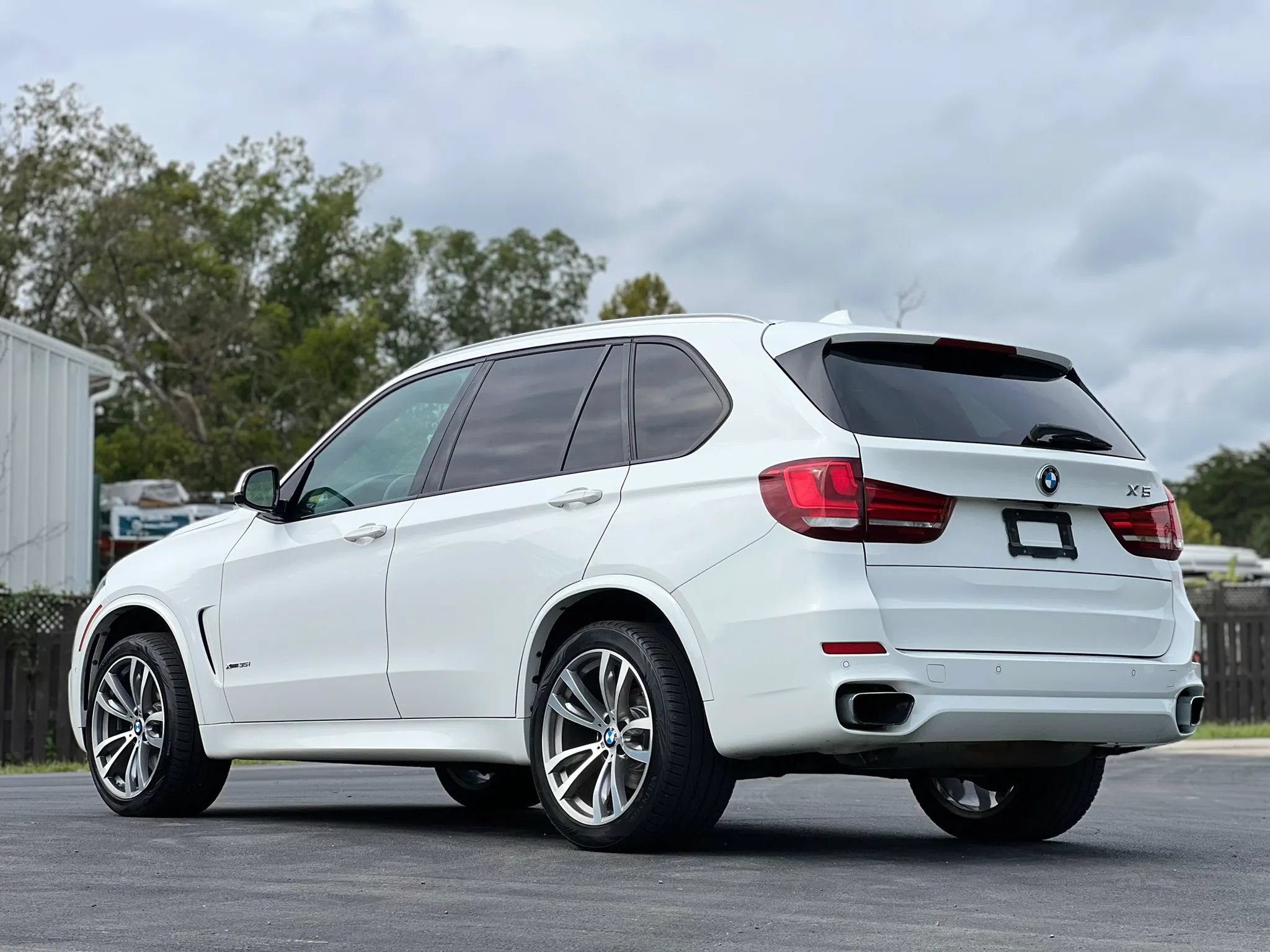 Used 2016 BMW X5 xDrive35i w/ M Sport AWD/4WD image 3