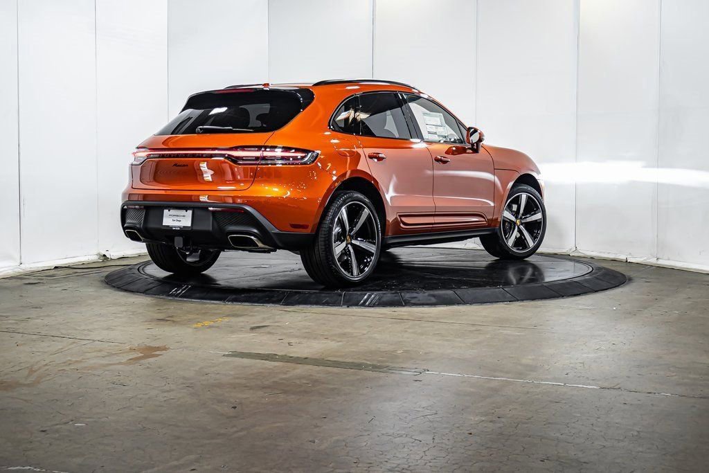 Used 2025 Porsche Macan image 7