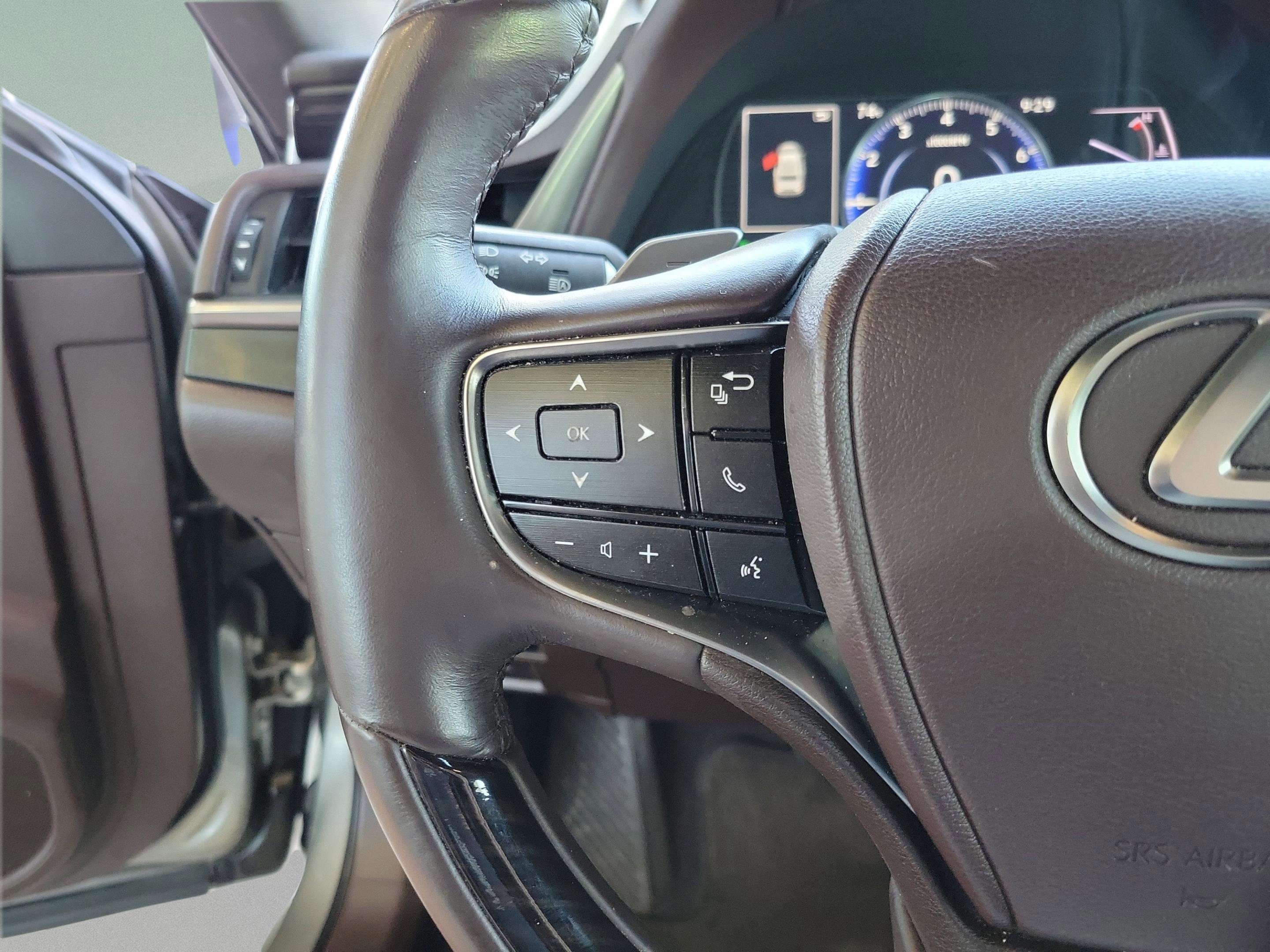 Used 2020 Lexus ES 350 w/ Premium Package image 16