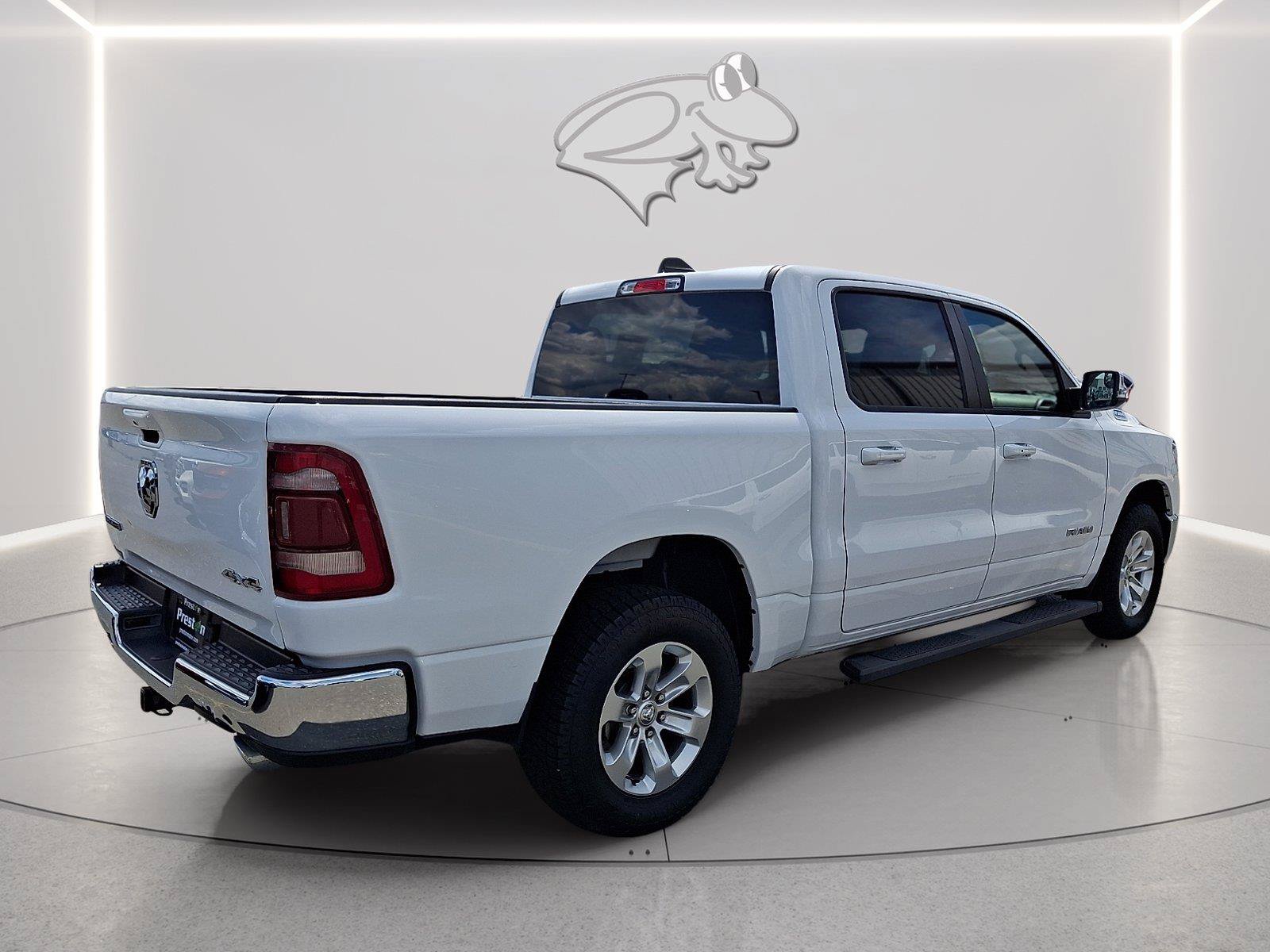 Used 2024 RAM 1500 Laramie AWD/4WD image 5