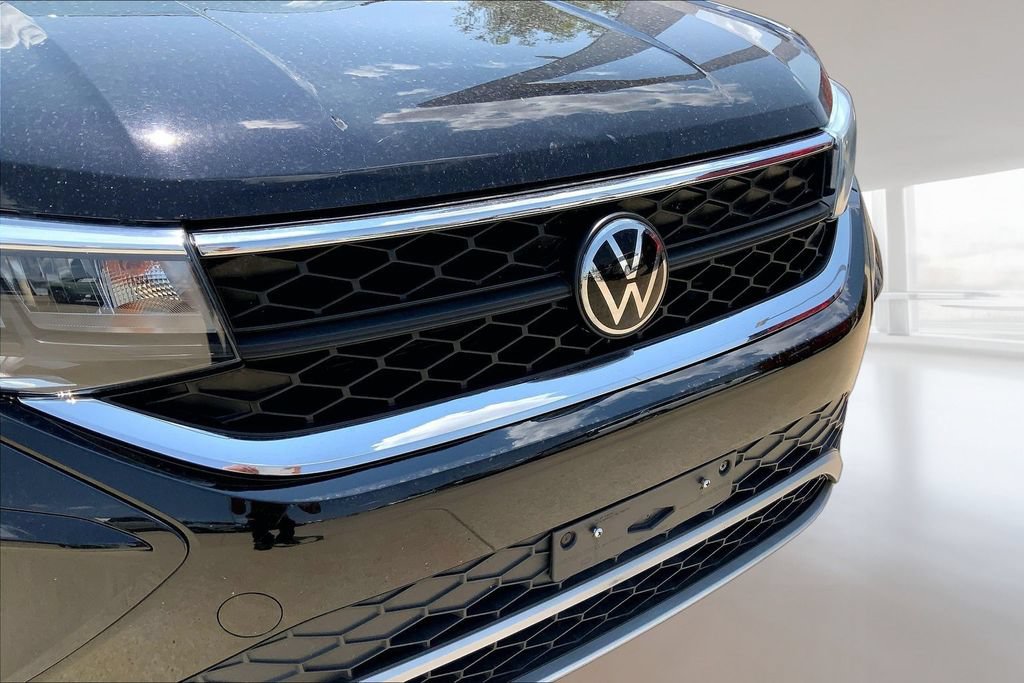 Used 2023 Volkswagen Taos SE w/ Black Wheel Package FWD image 27