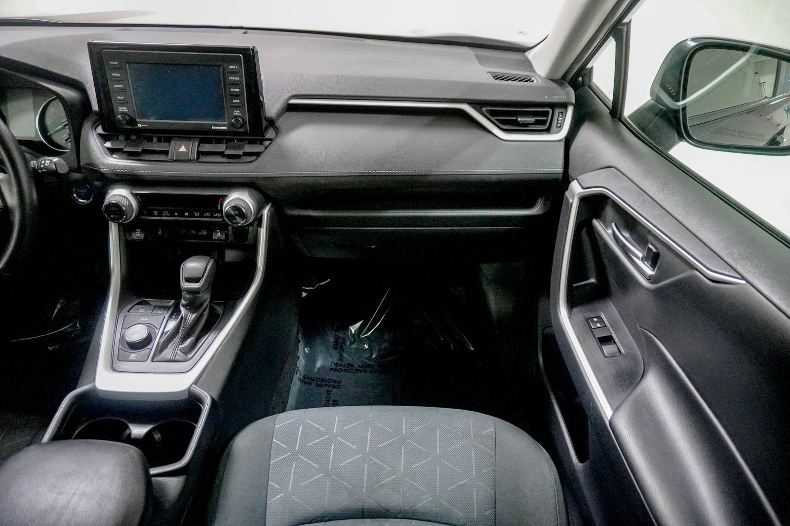 Used 2021 Toyota RAV4 XLE w/ XLE Grade Weather Package image 28