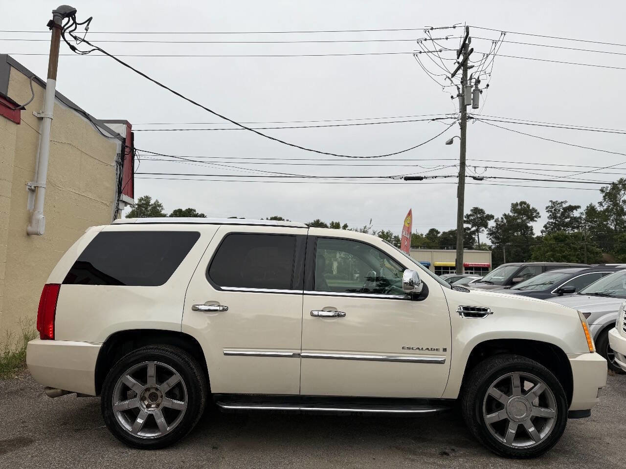 Used 2009 Cadillac Escalade AWD image 8