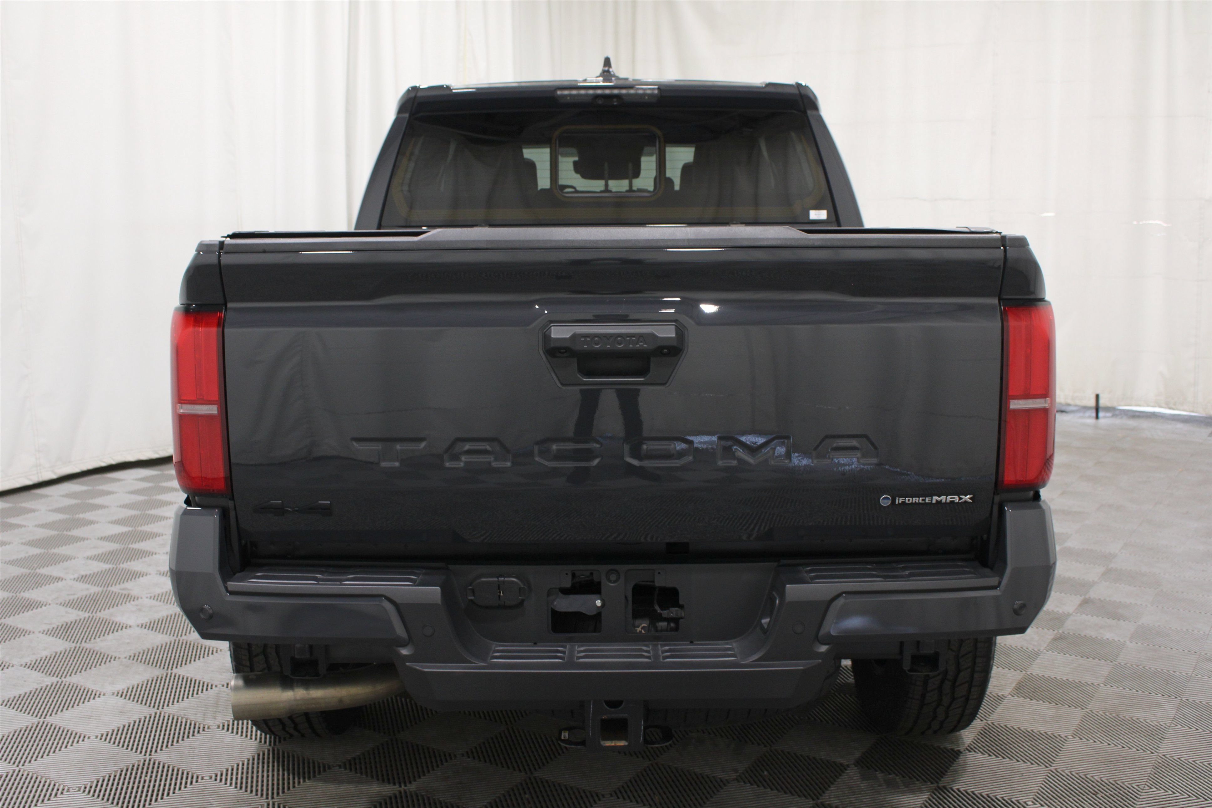 Used 2025 Toyota Tacoma TRD Off-Road w/ TRD Off Road Premium Package AWD/4WD image 32