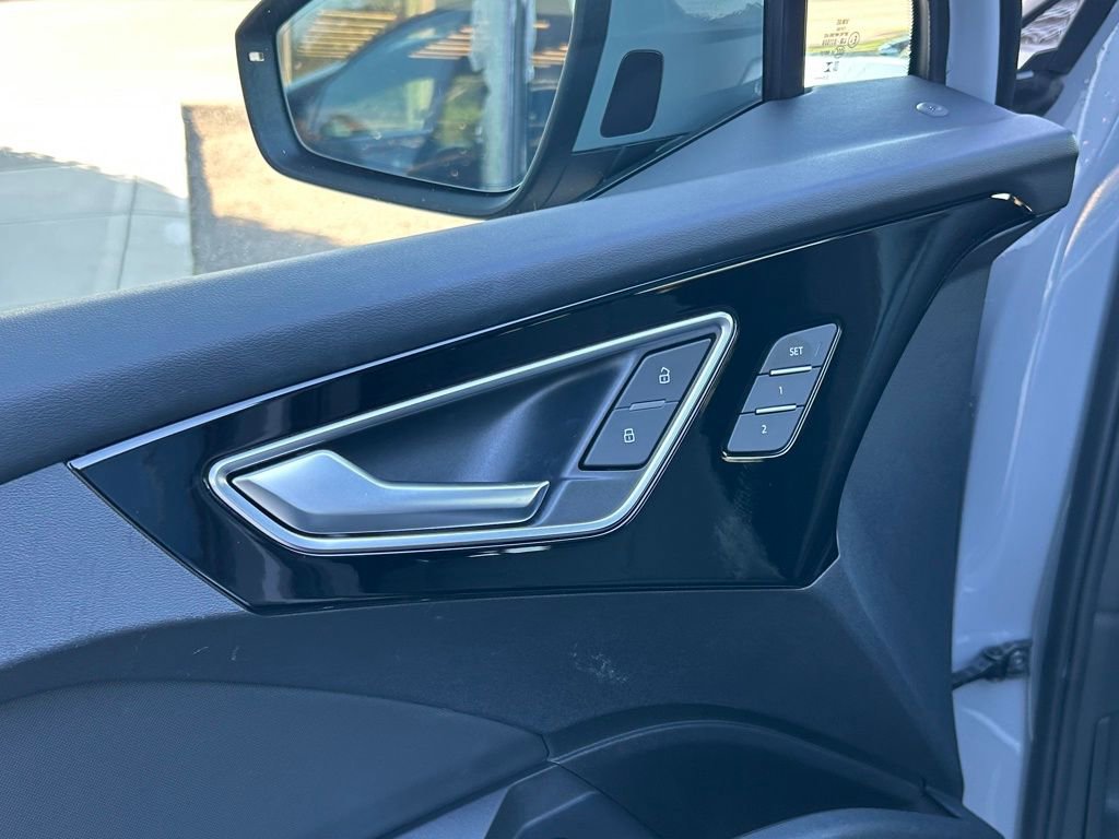 Used 2023 Audi Q4 e-tron Premium Plus w/ Premium Plus image 64