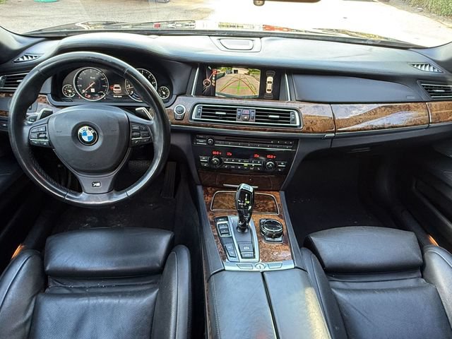 Used 2014 BMW 750i RWD image 13