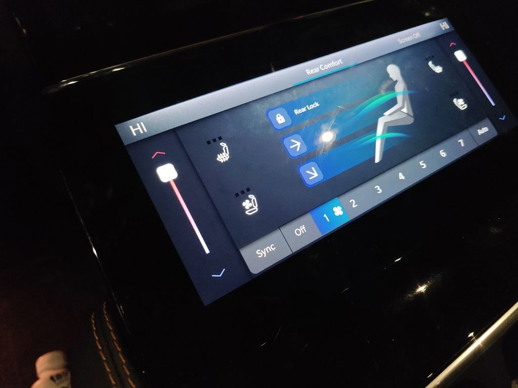 Used 2024 Jeep Grand Wagoneer L Series III w/ Rear Seat Video Group 1 image 17