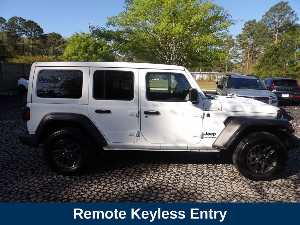 Used 2024 Jeep Wrangler Unlimited Sport AWD/4WD image 5