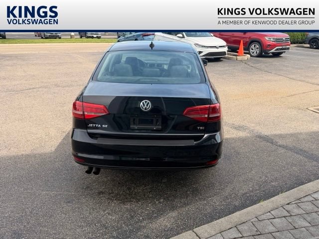 Used 2015 Volkswagen Jetta SE FWD image 4