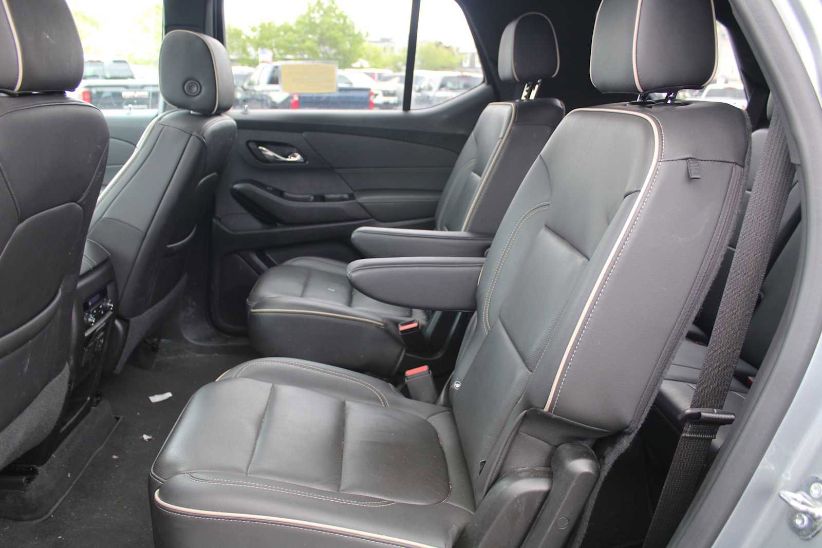 Used 2023 Chevrolet Traverse Premier AWD/4WD image 6