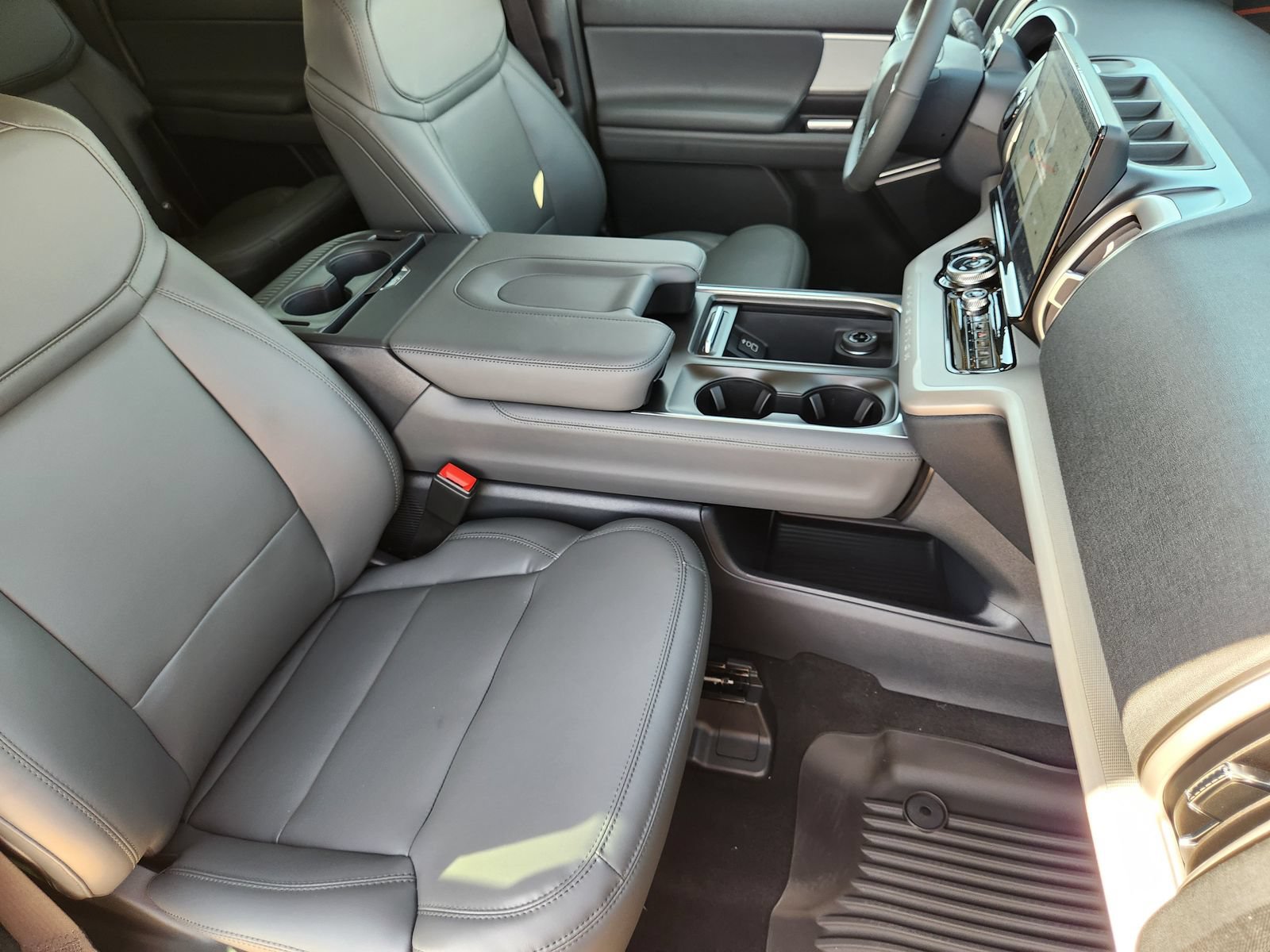 New 2027 Ford Expedition Max Active RWD image 14