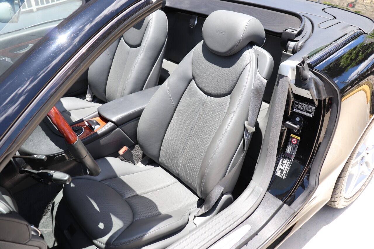 Used 2005 Mercedes-Benz SL 600 image 17
