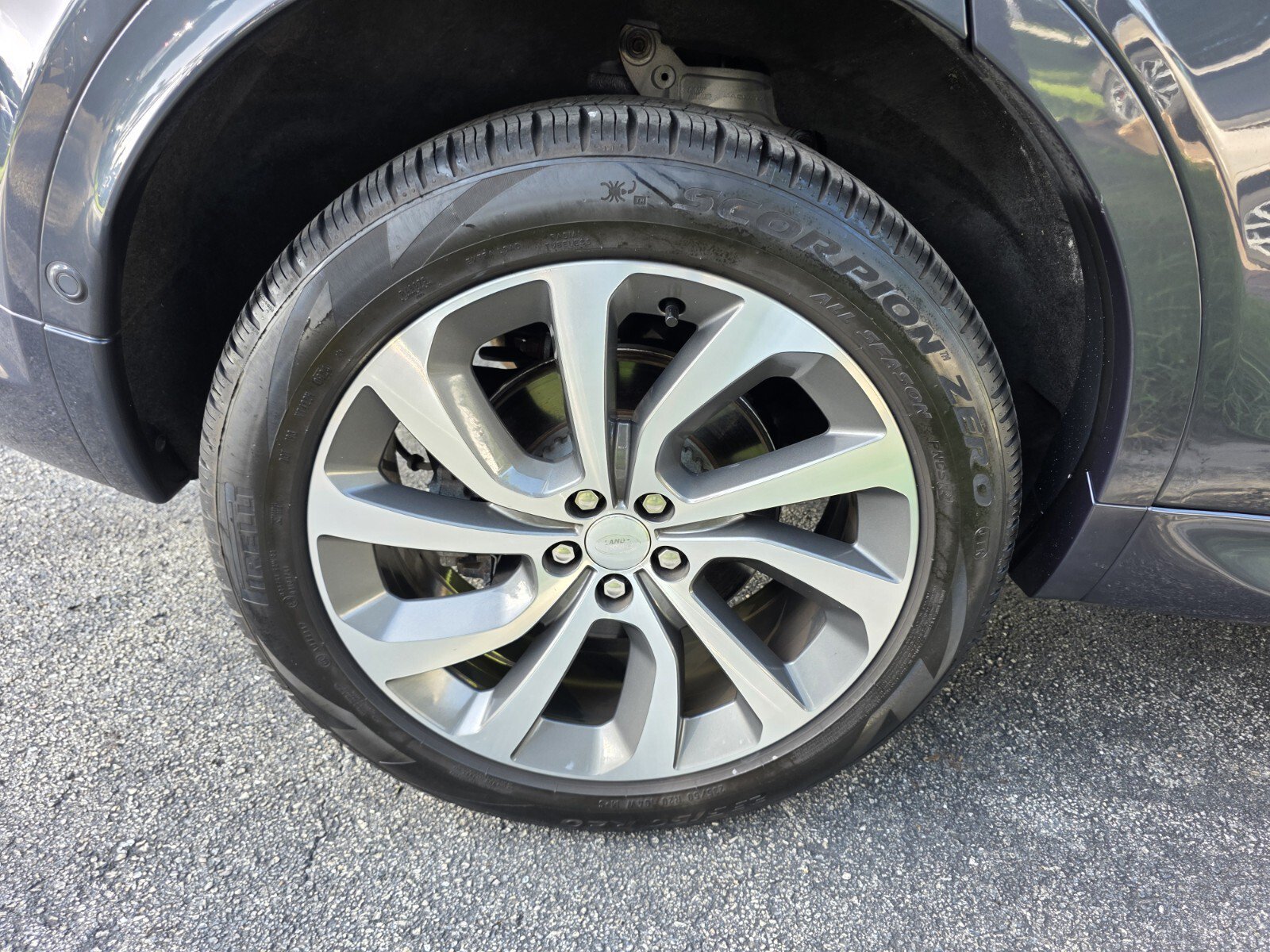 Certified 2024 Land Rover Discovery Sport S AWD/4WD image 9