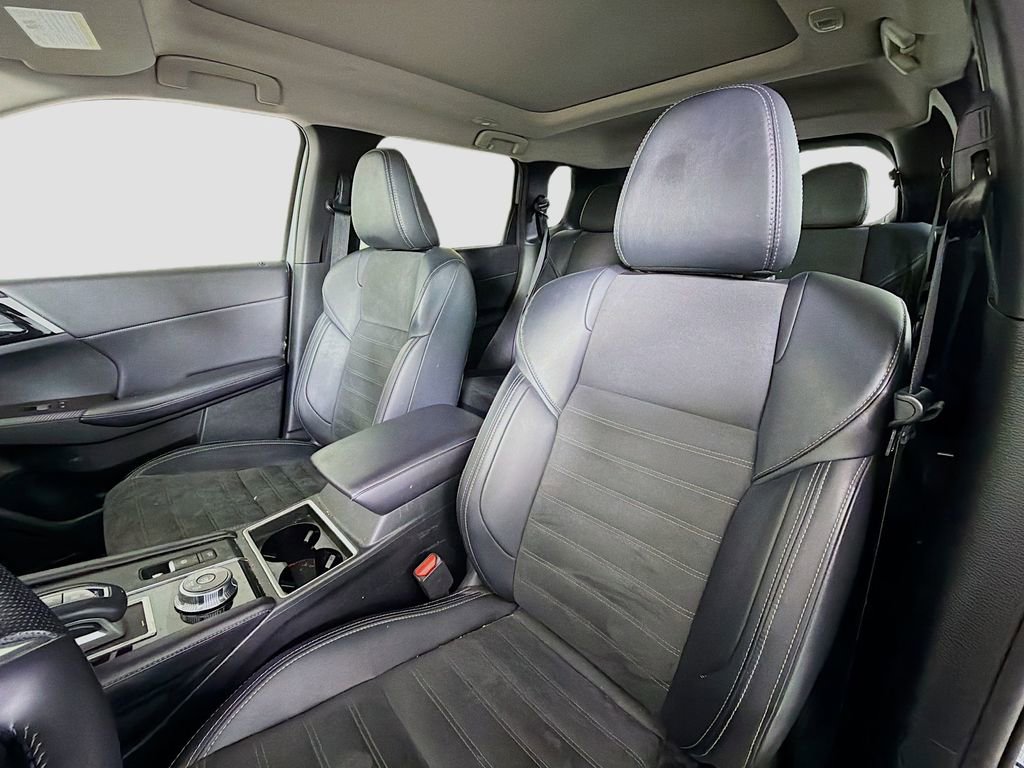Used 2024 Mitsubishi Outlander SE image 13