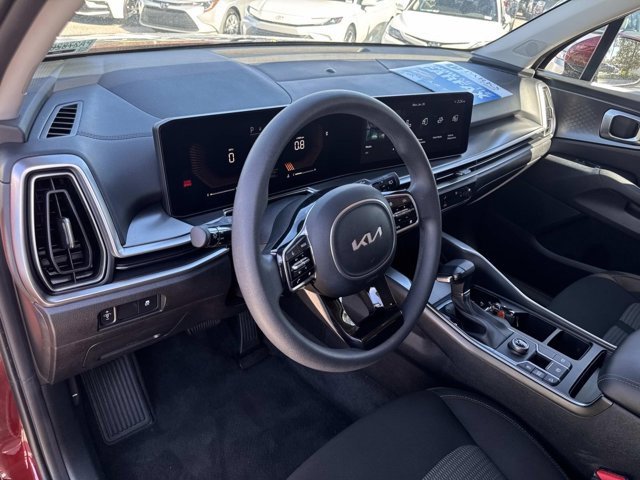 Used 2024 Kia Sorento LX image 11