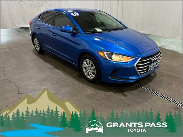 Used 2017 Hyundai Elantra SE FWD image 1