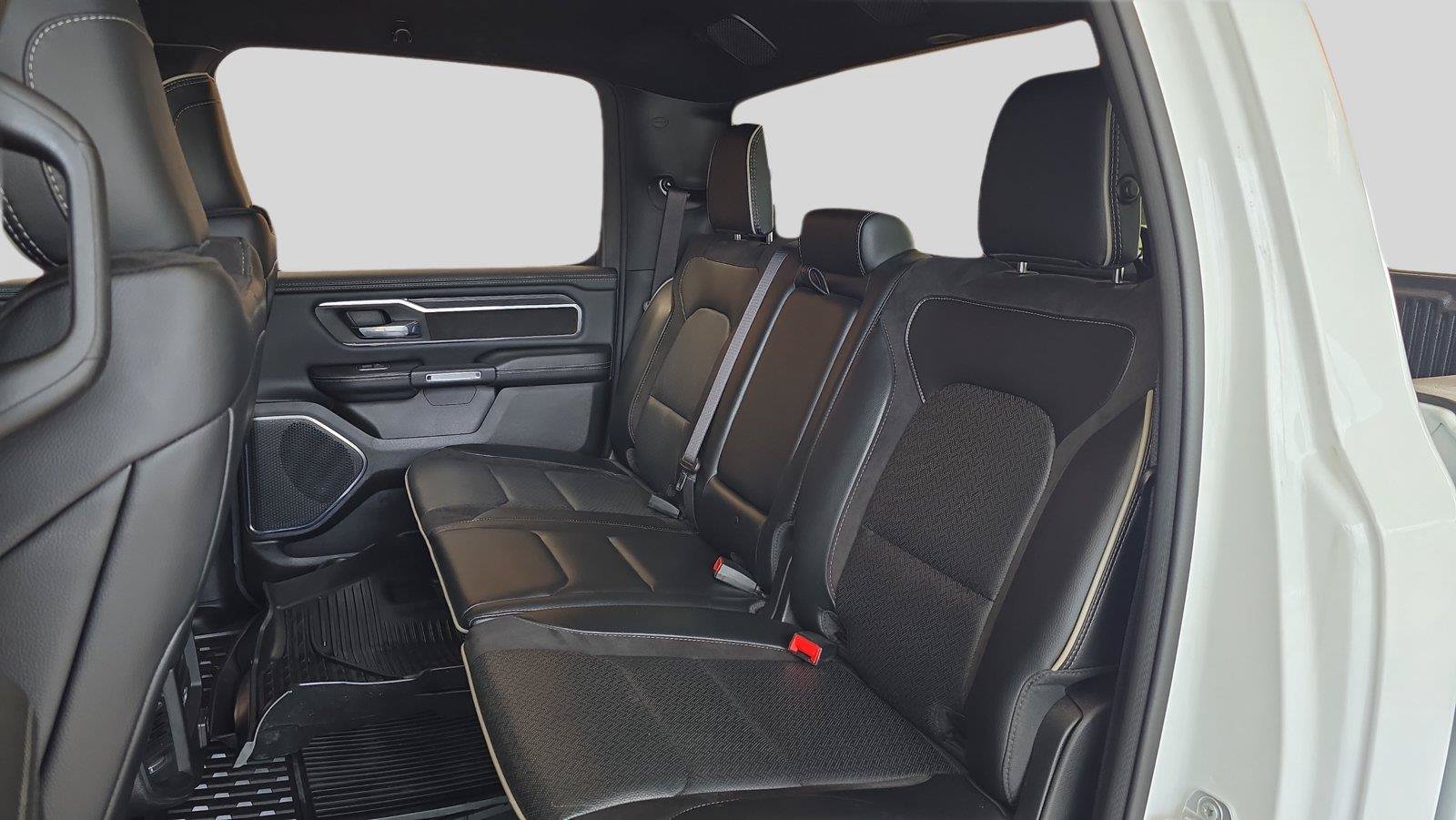 Used 2024 RAM 1500 Laramie AWD/4WD image 18