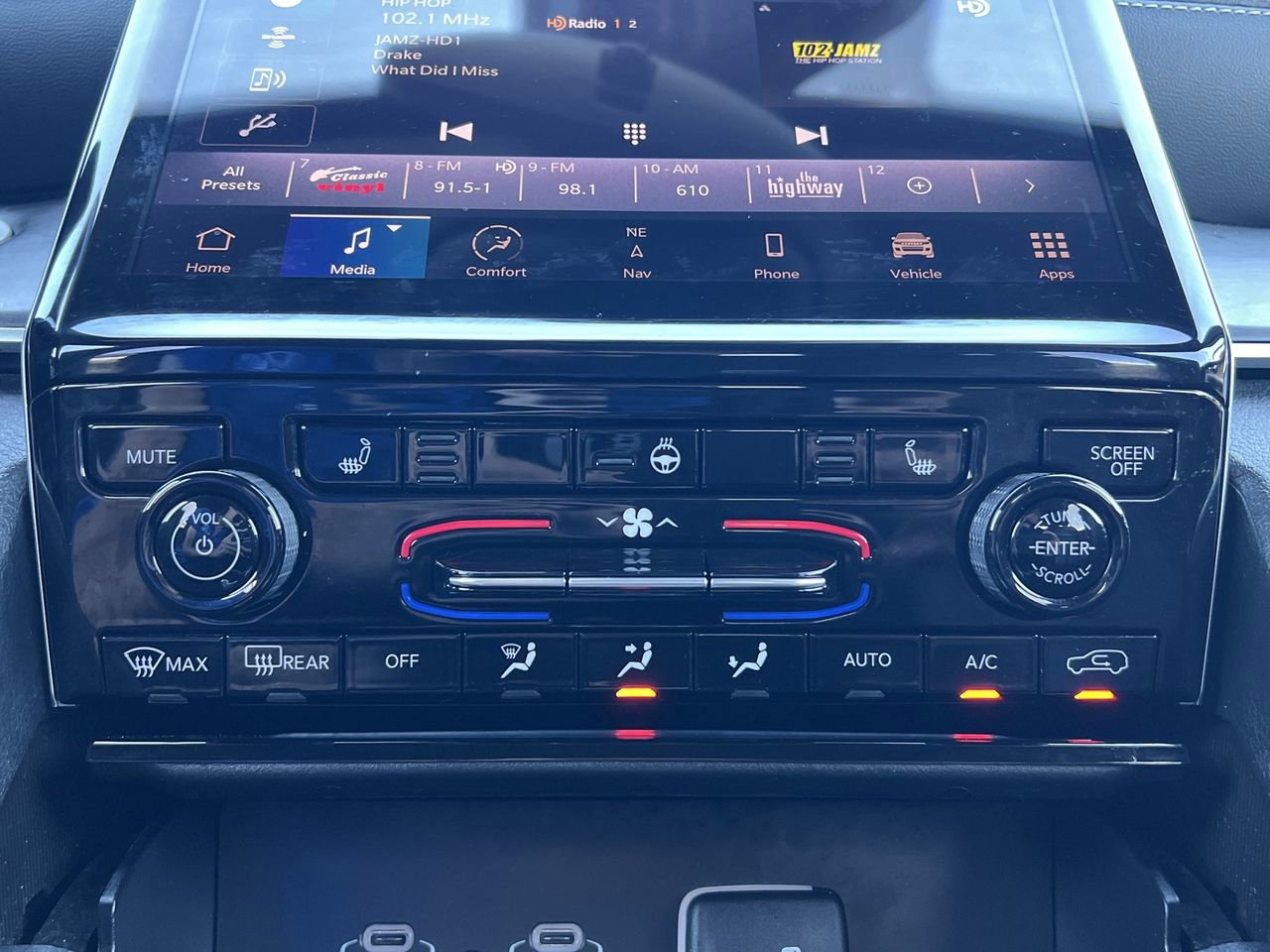 Used 2024 Jeep Grand Cherokee Limited 4xe image 8