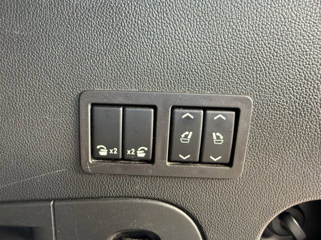 Used 2017 GMC Yukon Denali w/ Open Road Package image 22