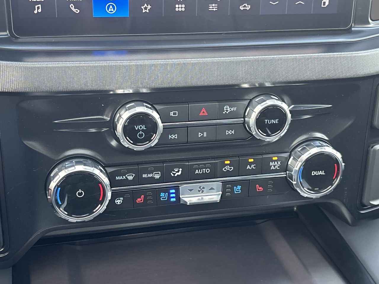 New 2026 Ford F250 Platinum w/ FX4 Off-Road Package image 27