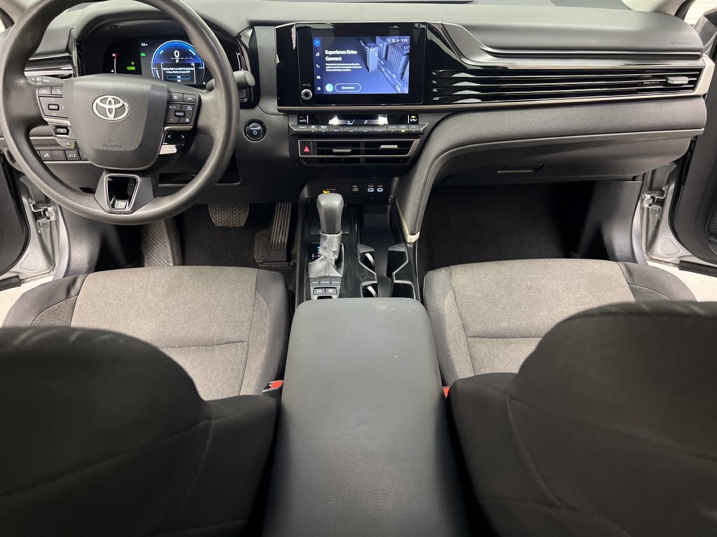 Used 2025 Toyota Camry LE FWD image 40