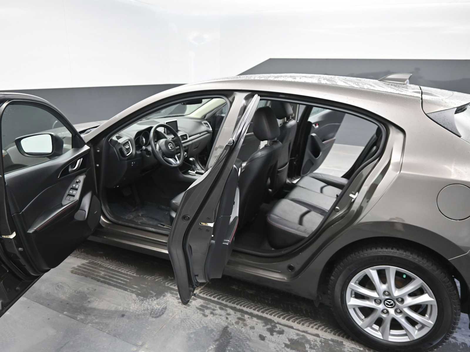 Used 2014 MAZDA MAZDA3 i Grand Touring image 16