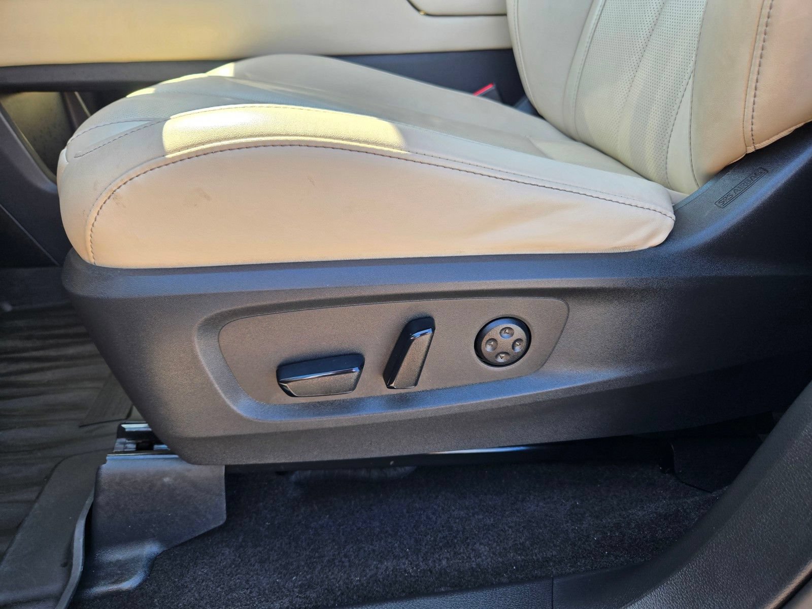 Used 2023 INFINITI QX60 Luxe w/ Cargo Package FWD image 19