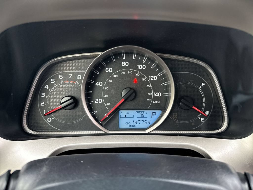 Used 2013 Toyota RAV4 LE FWD image 15