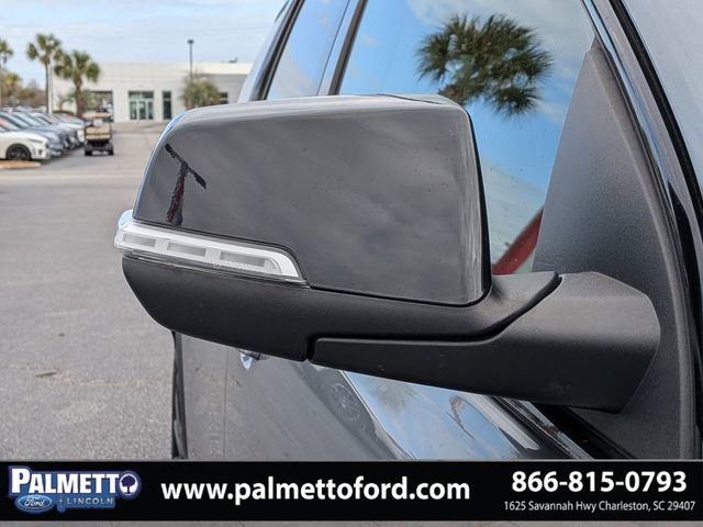 Used 2023 GMC Acadia SLT w/ Elevation Edition image 12