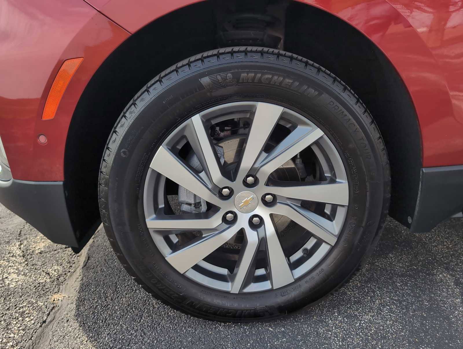 Used 2023 Chevrolet Equinox Premier image 11