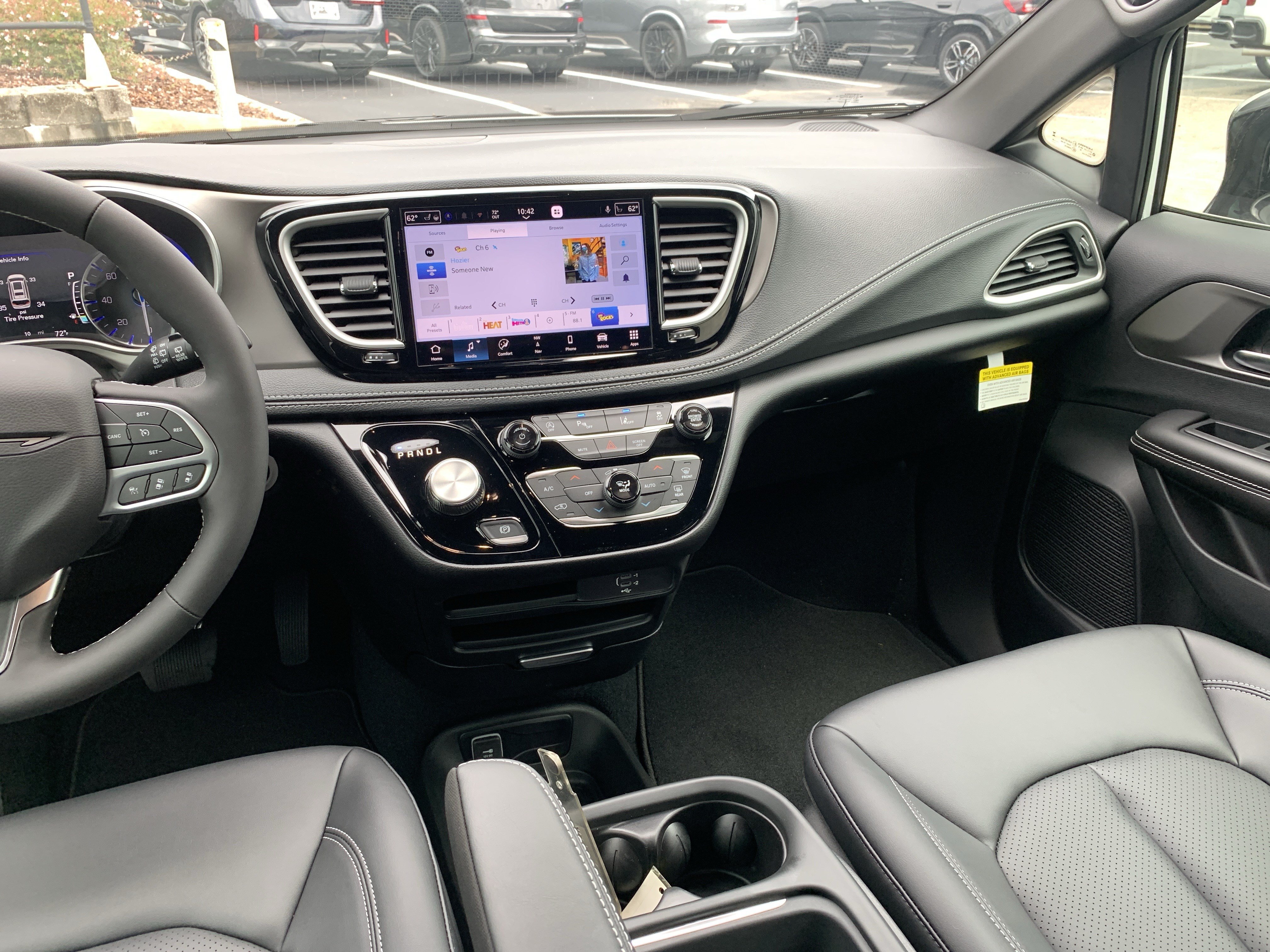 New 2027 Chrysler Pacifica Select FWD image 16