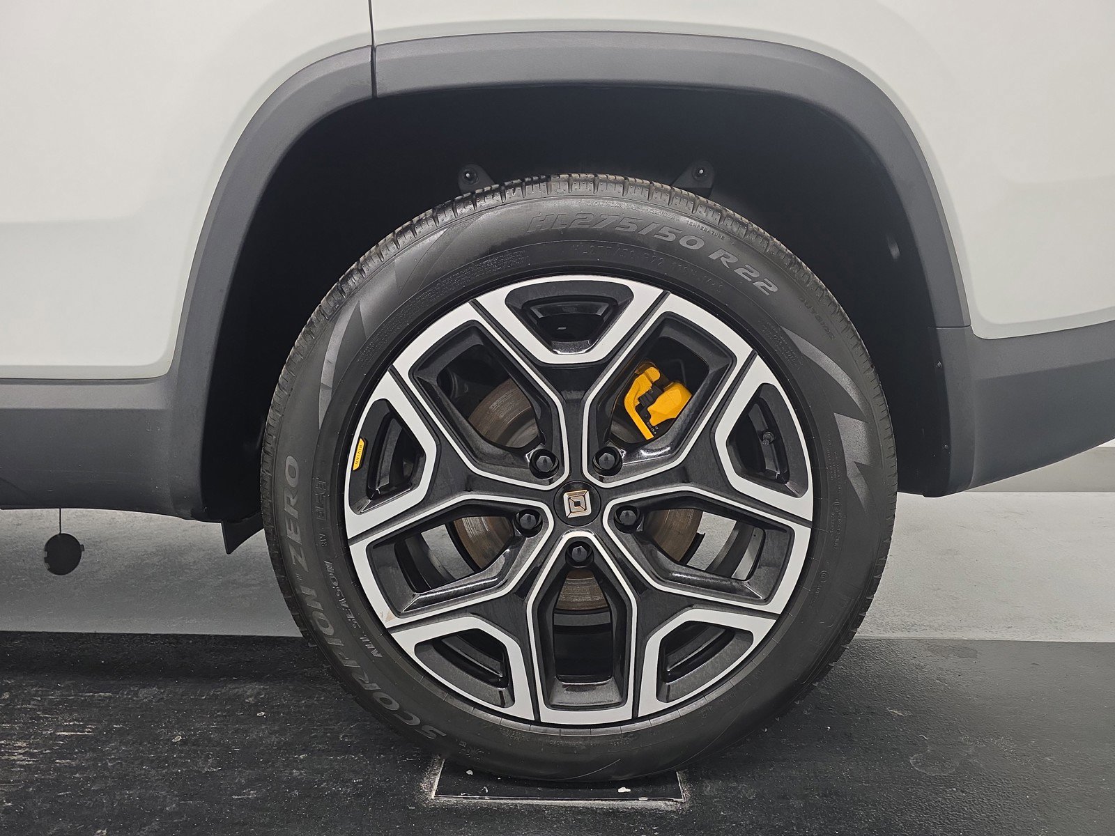 Used 2024 Rivian R1S Adventure AWD/4WD image 10