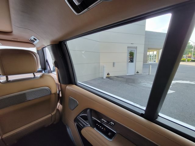 Used 2025 Land Rover Range Rover Long Wheelbase Autobiography AWD/4WD image 34