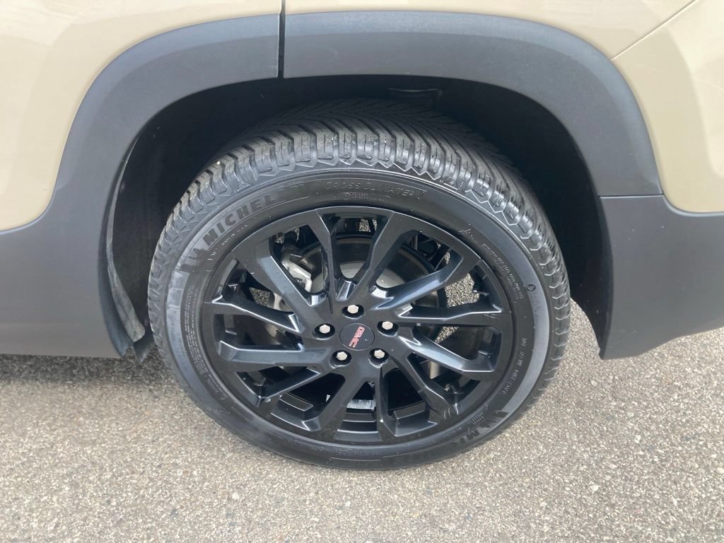 Certified 2023 GMC Terrain SLT w/ Elevation Edition FWD image 9