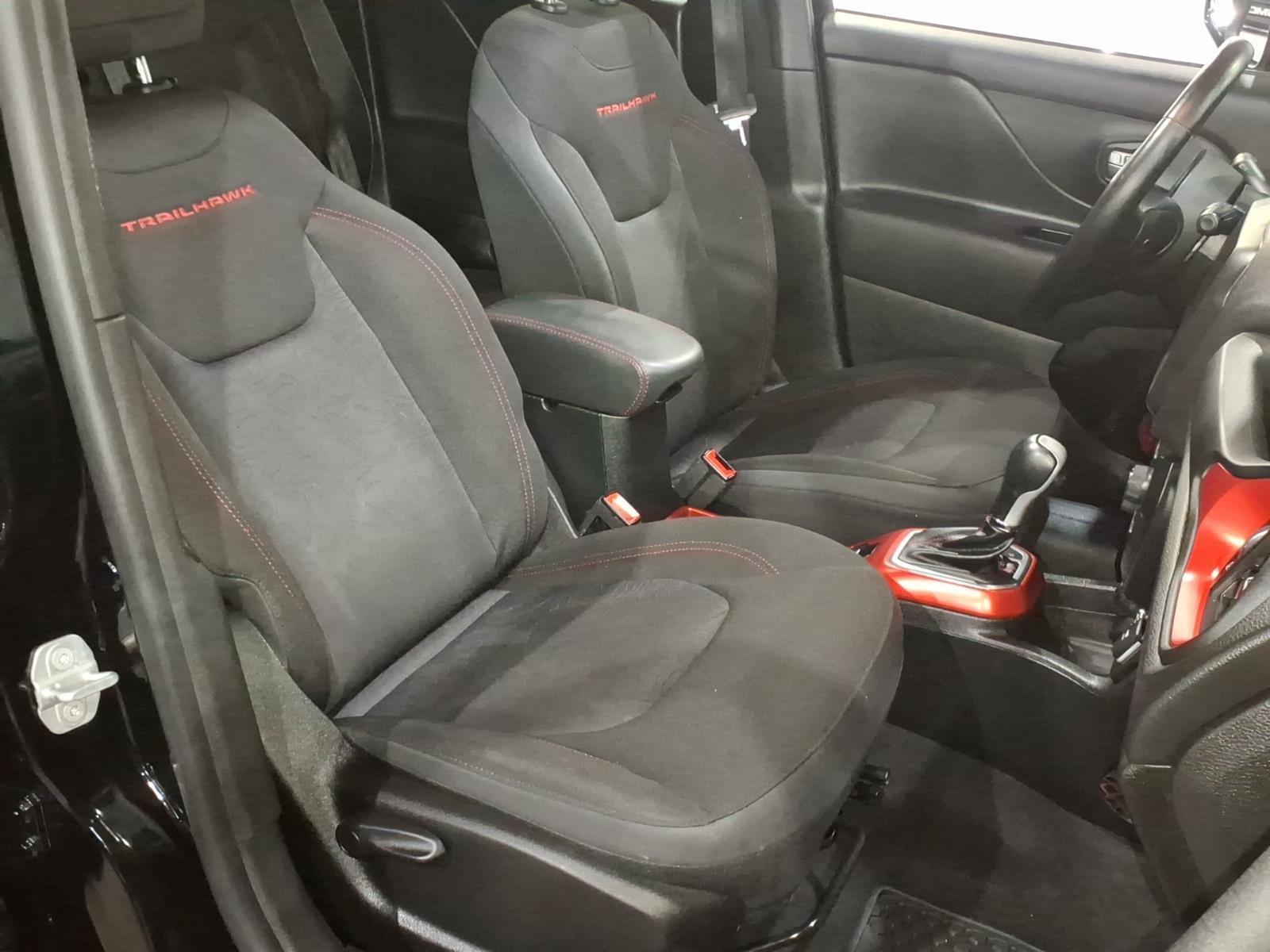 Certified 2019 Jeep Renegade Trailhawk w/ UConnect 8.4 Nav Group AWD/4WD image 9