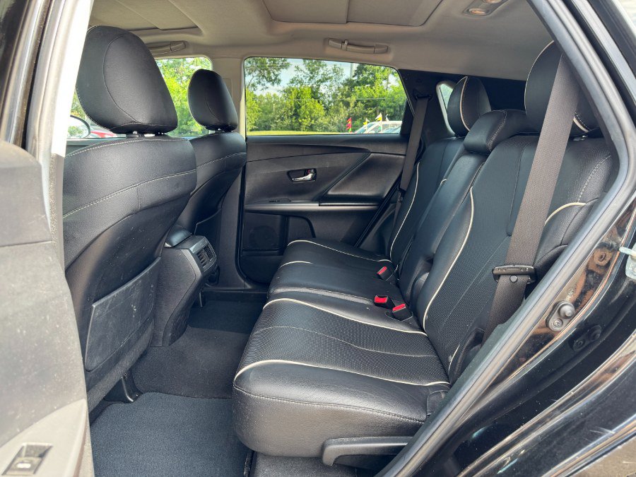 Used 2013 Toyota Venza LE AWD/4WD image 16