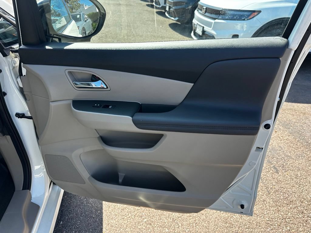 Used 2015 Honda Odyssey Touring image 15