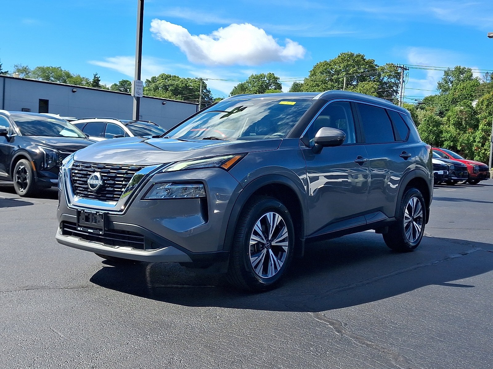 Used 2023 Nissan Rogue SV w/ SV Premium Package AWD/4WD image 3